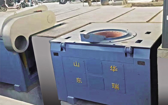 Fourneau à induction de fusion pour aluminium avec système complet et de sécurité de première classe